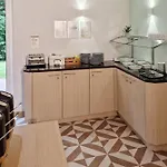 מלון Garner 4*