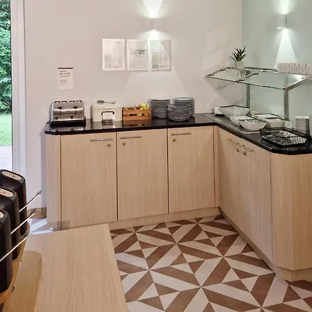 Hotel Garner 4*