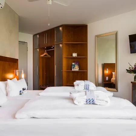 Hotel Garner 4*