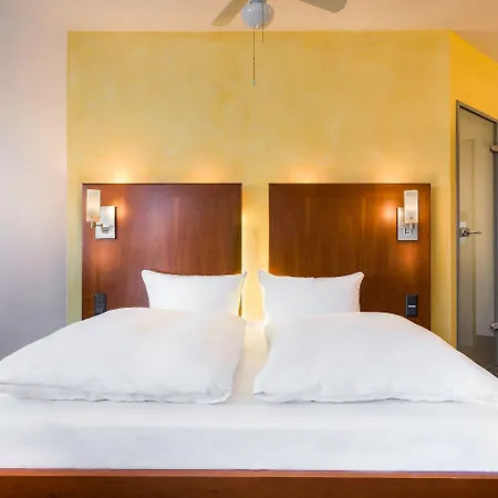 Garner By Ihg מלון