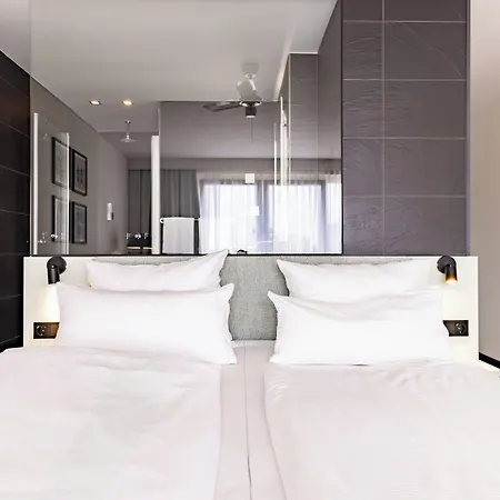 Garner By Ihg Отель