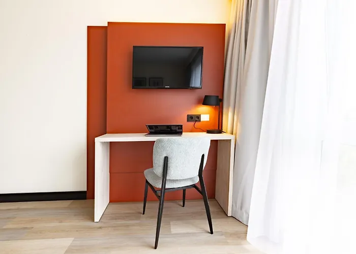 Garner Hotel 4*